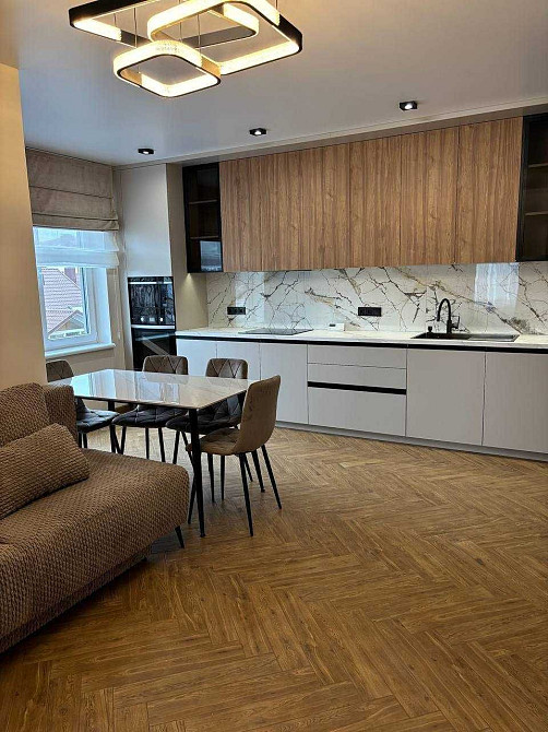 Продам стильну 2 кімнатну квартиру в Новобудові ! СУПЕР ЛОКАЦІЯ! Ровно - изображение 6