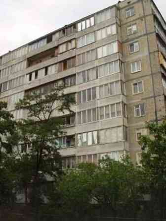 Здамо 2-х кімнатну квартиру по вул. Тичини Киев