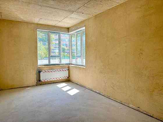 Продам простору 2 спальневу квартиру в клубному будинку на 9 квартир. Ровно