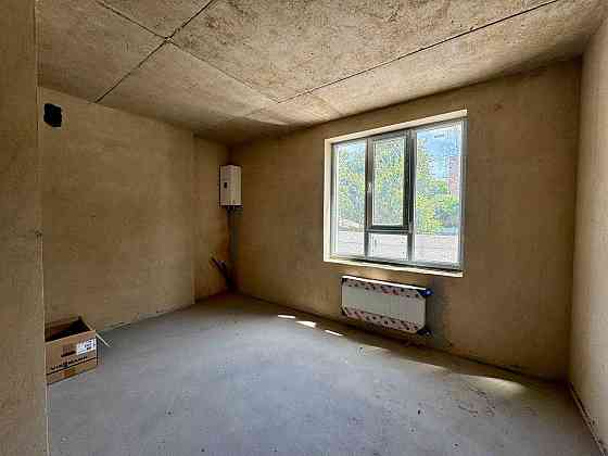 Продам простору 2 спальневу квартиру в клубному будинку на 9 квартир. Ровно