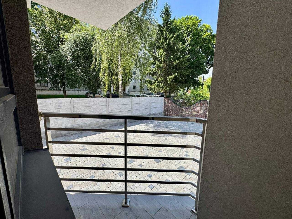 Продам простору 2 спальневу квартиру в клубному будинку на 9 квартир. Ровно - изображение 4