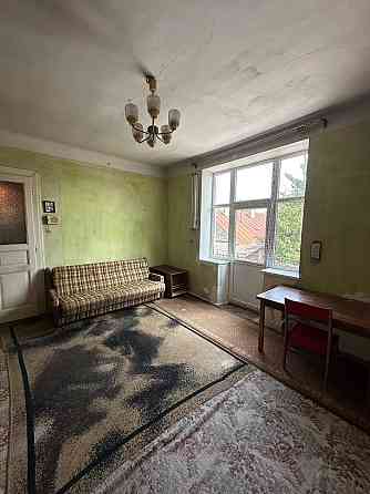 Продається 2-х кімнатна квартира в центрі міста Черновцы