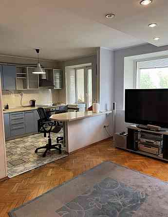 3-кімнатна квартира м. Лівобережна Київ