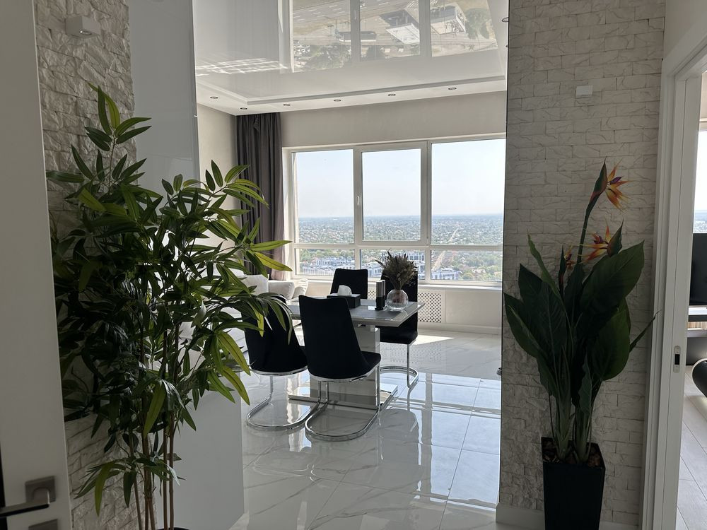 Продам 2 кімнатну ЖК Зарічний без % Вид на Дніпро Київ - зображення 1