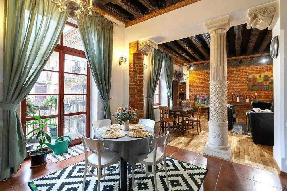 Оренда квартири в центрі на пл. Ринок Львів - зображення 1