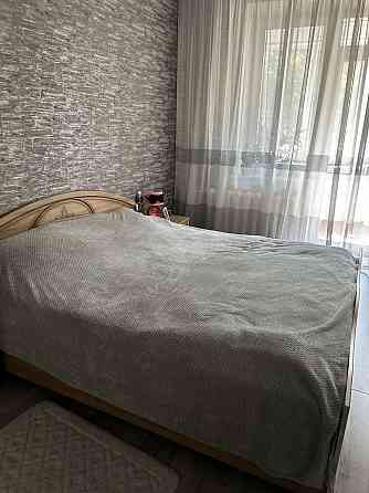 Трикімнатна сталінка в якій вікна дивляться на парк Хмельницкий