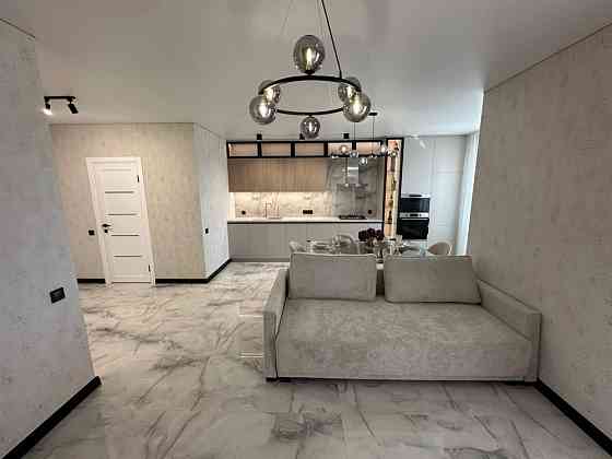 Продам 2 ком Центр Голливуд ЖК Лесной Сертификат Чернигов