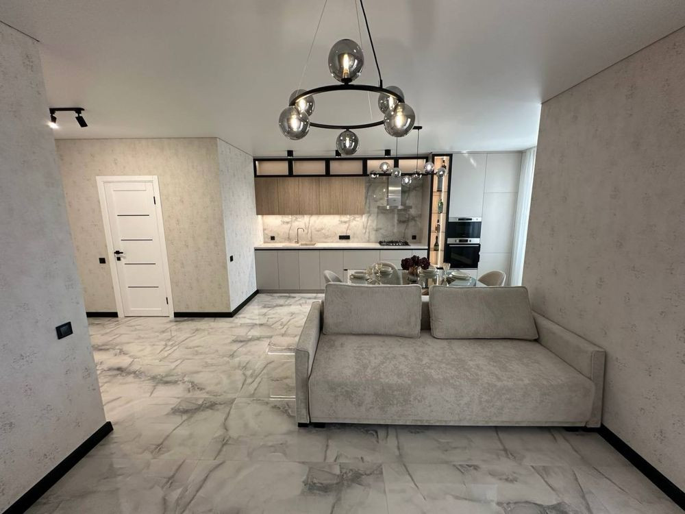 Продам 2 ком Центр Голливуд ЖК Лесной Сертификат Чернигов - изображение 2