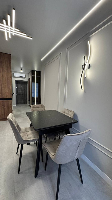 Дизайнерська квартира в центрі міста Ивано-Франковск - изображение 3