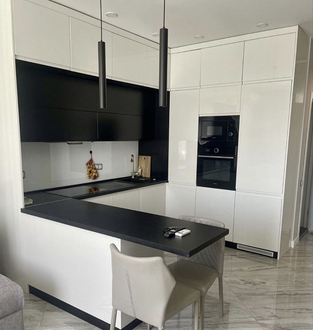 Здається однокімнатна поруч центр. Мукачево - зображення 1