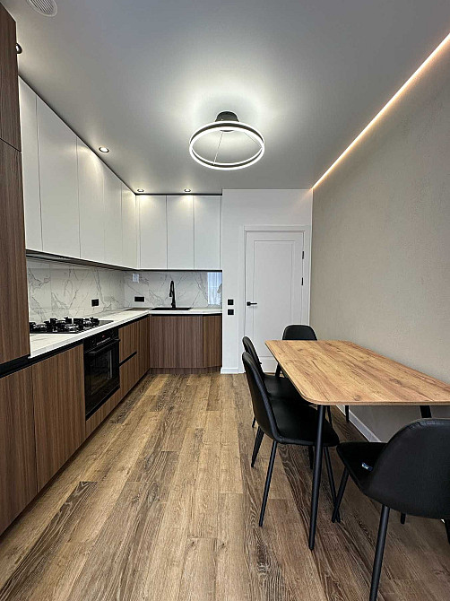 Оренда 2 кім.квартири з якісним ремонтом та гаражем! Перша здача! Ивано-Франковск - изображение 1