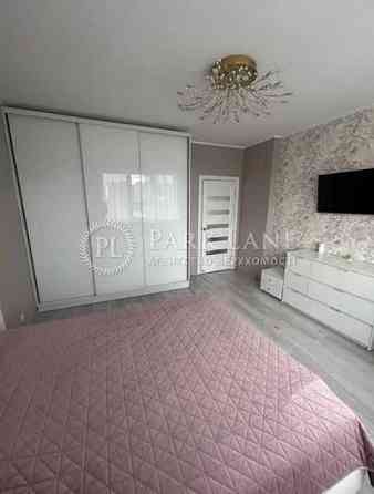 Продам светлую 2к квартиру евроремонт Правды Варшавский Ретровиль 5й Київ