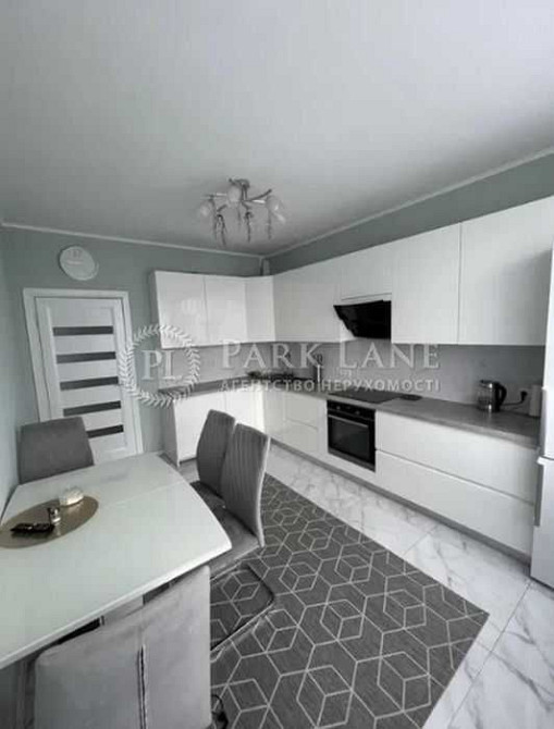 Продам светлую 2к квартиру евроремонт Правды Варшавский Ретровиль 5й Київ - зображення 1