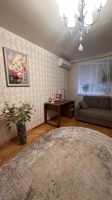 2-кім квартира в центрі міста Луцк - изображение 2