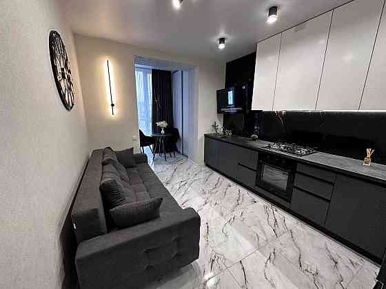 Срочно! Продам отличную квартра Днепровская Брама 2 45м2 Слобожанське