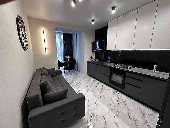 Срочно! Продам отличную квартра Днепровская Брама 2 45м2 Слобожанське