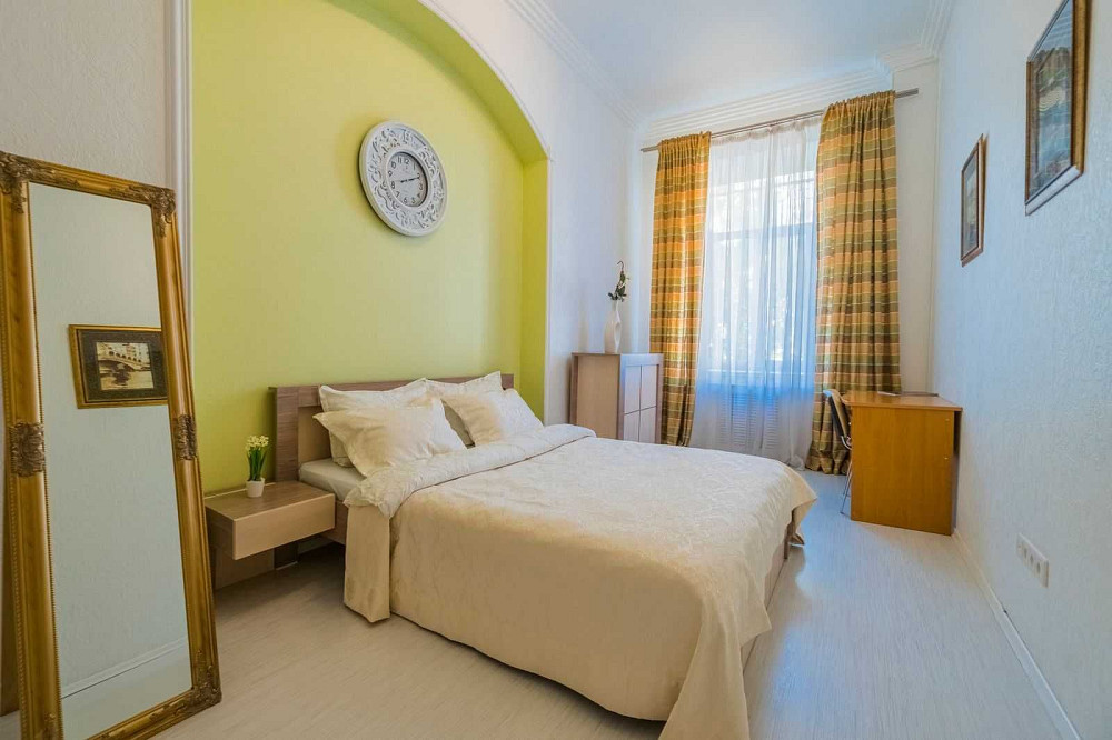 Простора квартира у царському будинку, Еспланадна, центр Києва, 66 м² Київ - зображення 4