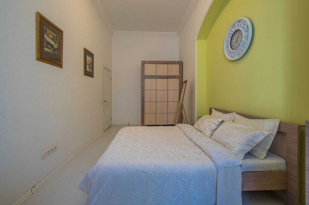 Простора квартира у царському будинку, Еспланадна, центр Києва, 66 м² Київ - зображення 5