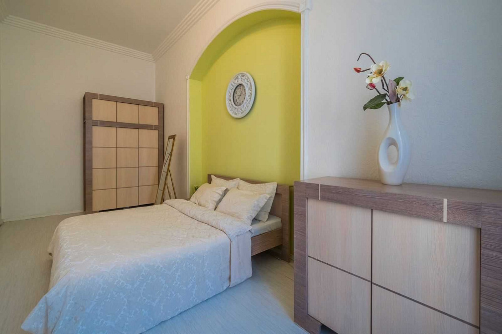 Простора квартира у царському будинку, Еспланадна, центр Києва, 66 м² Київ - зображення 6