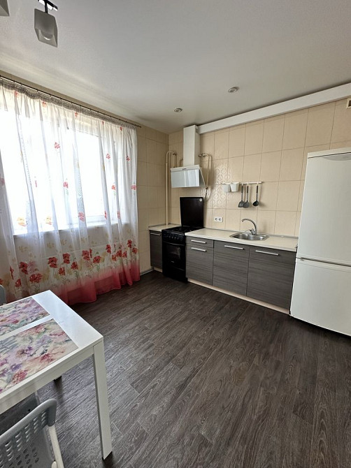 Реальная 1-ка на Алексеевке, Проспект Победы 53-б, Молодежный Городок Харків - зображення 6