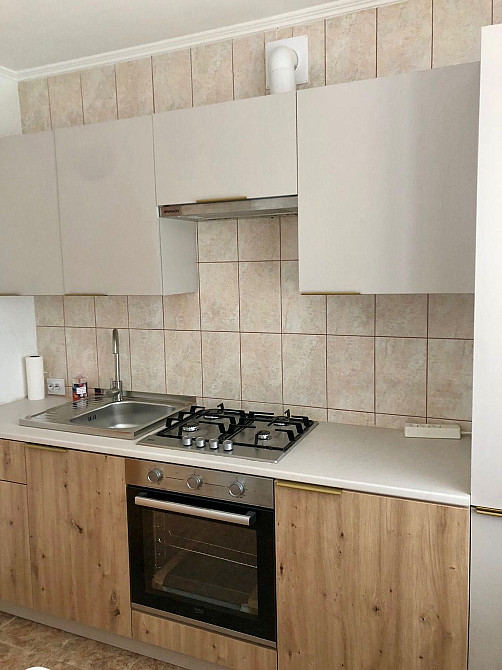 Оренда 3-х кімнатна квартира в районі Гімназія N18 Липини - зображення 1