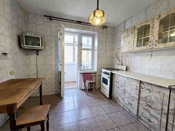 Здам ОХАЙНУ 2х чешку, КОМАРОВА (ПАРК ЖОВТНЕВИЙ, 6 ШКОЛА), два балкони, Черновцы