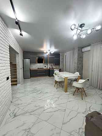 Пентхаус біля ТЦ МАЙДАН — вул Каспрука, кухня-вітальня + 2 спальні Черновцы