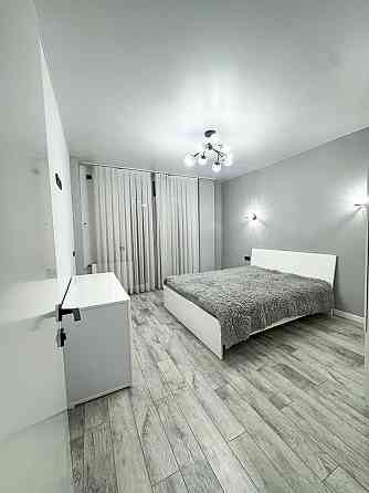 Пентхаус біля ТЦ МАЙДАН — вул Каспрука, кухня-вітальня + 2 спальні Черновцы