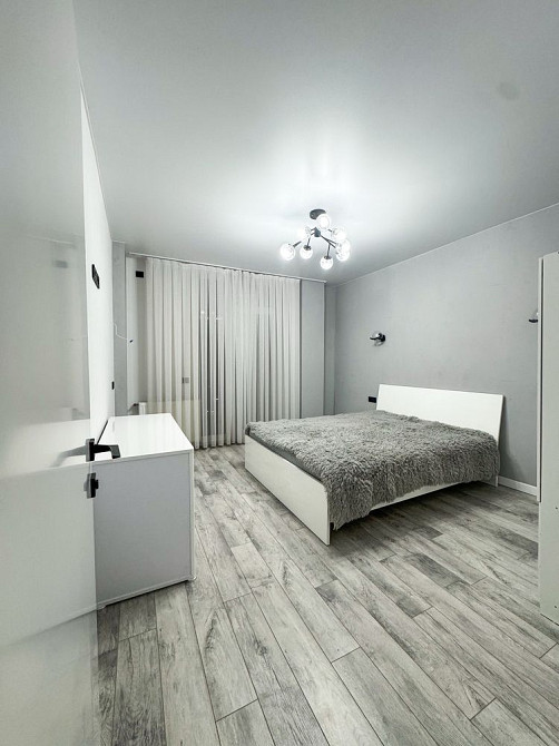 Пентхаус біля ТЦ МАЙДАН — вул Каспрука, кухня-вітальня + 2 спальні Черновцы - изображение 8