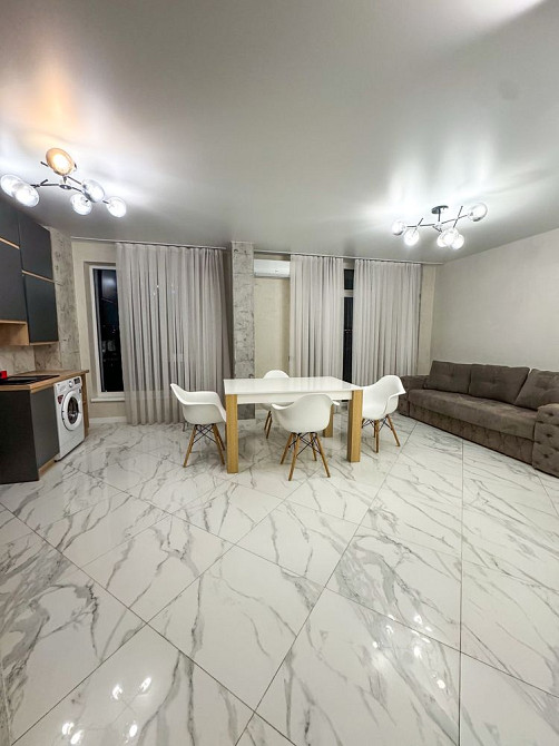 Пентхаус біля ТЦ МАЙДАН — вул Каспрука, кухня-вітальня + 2 спальні Черновцы - изображение 6