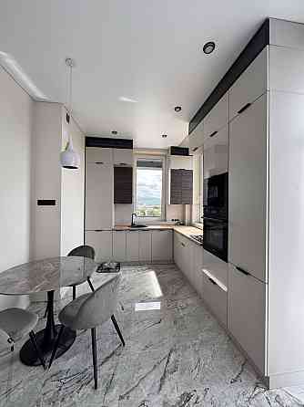 Продається нова Панорамна квартира в центрі міста. Новобудова Ужгород