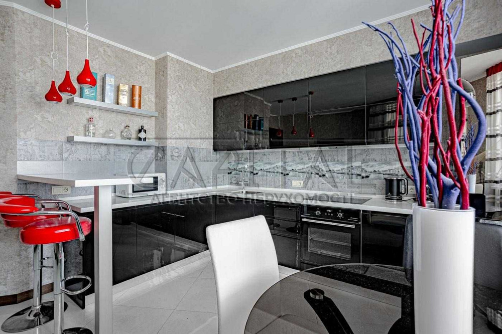 Простора 2-кімнатна квартира площею 88 м² на вул. Єлизавети Чавдар, 1 Київ - зображення 3