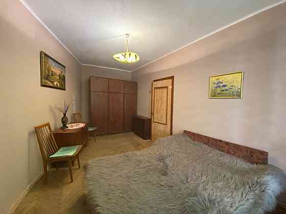 Двокімнатна, вулиця Басейна 10 Київ