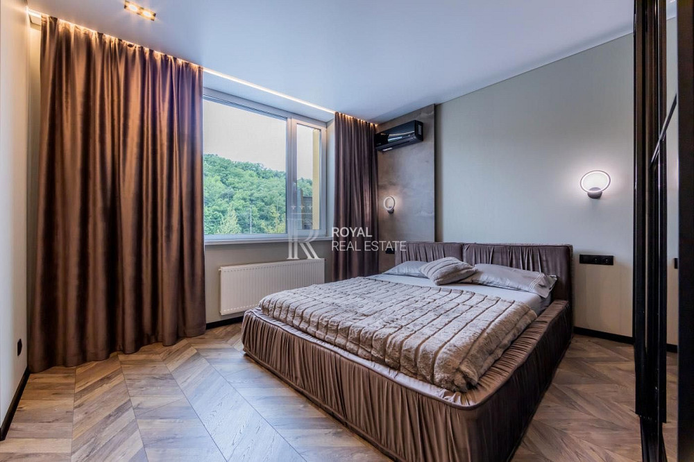 продаж квартири світло парк Київ - зображення 1