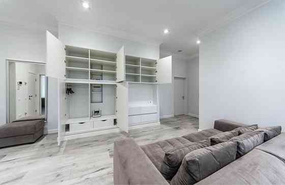 Продаж квартири 92 м2 Дореволюційному будинку Історичний центр Київ