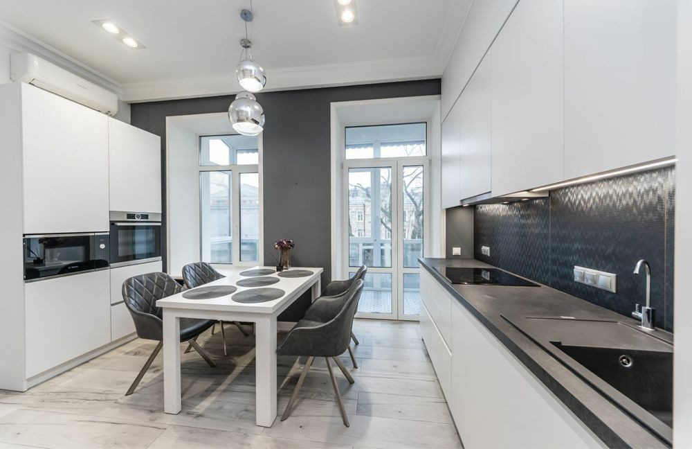 Продаж квартири 92 м2 Дореволюційному будинку Історичний центр Київ - зображення 1