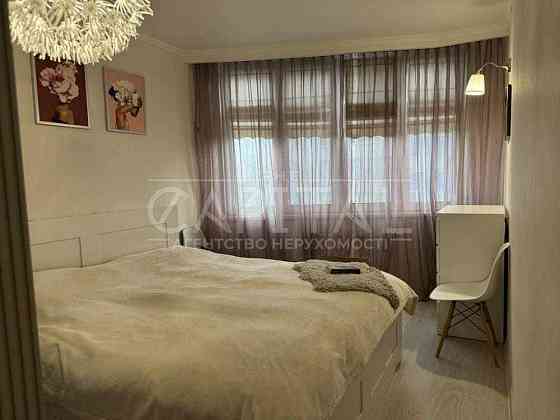 ВЕЛИКА 3-к ІДЕАЛЬНО для Сім'ї або для Пари на вул. Пчілки Олени, 6А Київ