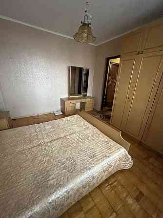 м.Позняки пішки 10 хвилин 2х кімн.кв. вул.Драгоманова 40 Київ