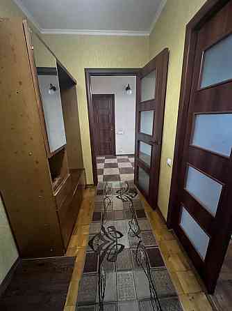 м.Позняки пішки 10 хвилин 2х кімн.кв. вул.Драгоманова 40 Київ