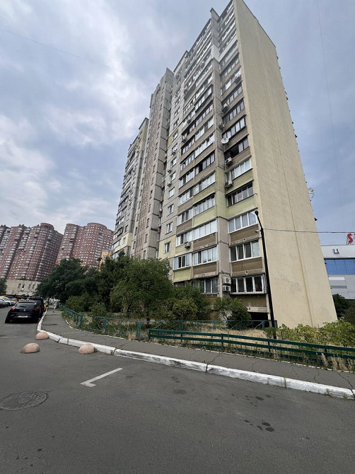 м.Позняки пішки 10 хвилин 2х кімн.кв. вул.Драгоманова 40 Київ - зображення 1