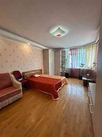 М.Бажана, 10 - метро Осокорки - до 3хв велика комфортна 1к квартира Київ