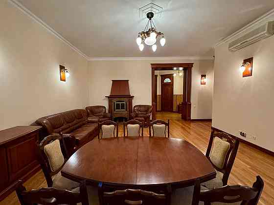 Унікальна 4-к квартира в «царському будинку», вул. Малопідвальна, Київ