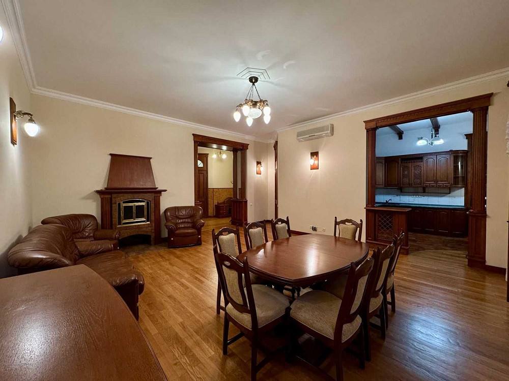 Унікальна 4-к квартира в «царському будинку», вул. Малопідвальна, Київ - зображення 1