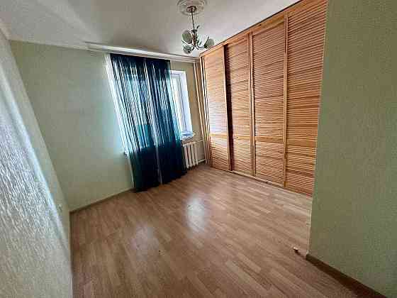 Продам трьохкімнатну квартиру в Києві Чабани