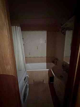 Продам трьохкімнатну квартиру в Києві Чабани