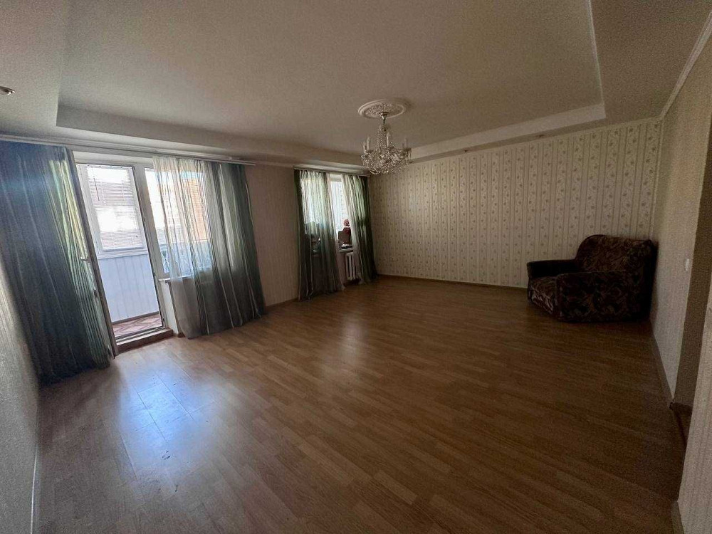 Продам трьохкімнатну квартиру в Києві Чабаны - изображение 2