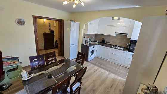 Продаж 3 кімнатна  квартира Проспект Центральний,  закритий двір Николаев