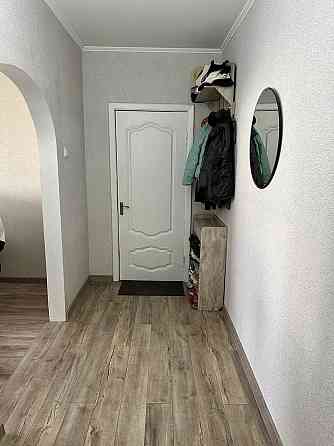 Продам 2-х кімнатну квартиру з автономним опаленням на 4 мікрорайоні Лозовая