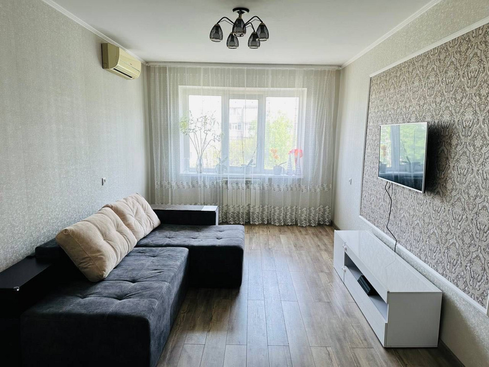 Продам 2-х кімнатну квартиру з автономним опаленням на 4 мікрорайоні Лозовая - изображение 1