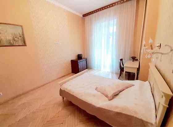 Продаж 2 к кв Олеся Гончара Історичний Цент Шевченківськи Університет Київ